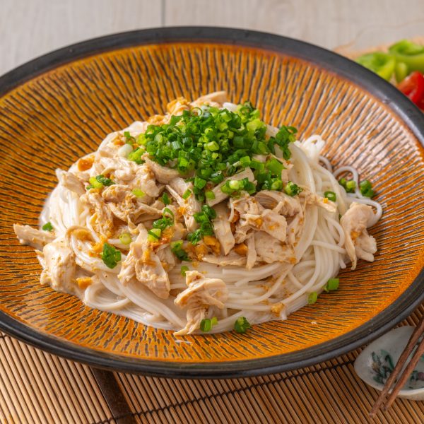 そうめんで作る麻醤麺