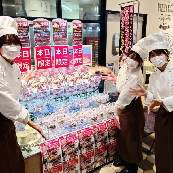 進徳女子高校コラボ商品「罪深マシュマロいちごクロワッサン」店頭販売の実施【産学連携】